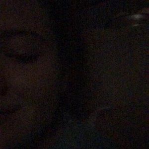 Meet your Posher, Chloe